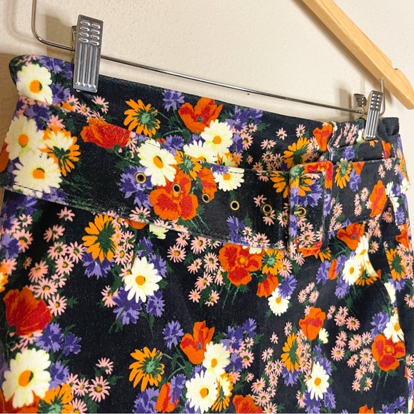 STAUD | Velvet Floral Belted Mini Skirt Size: 8 - Picture 2 of 6